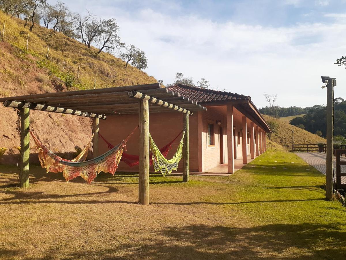 Pousada Estancia Shangri-La Cunha Bagian luar foto