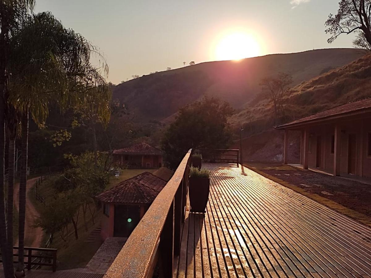 Pousada Estancia Shangri-La Cunha Bagian luar foto